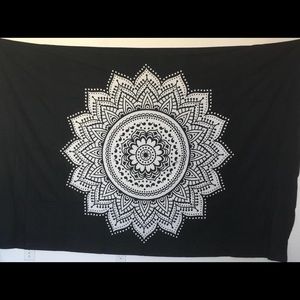 Tapestry Black/white